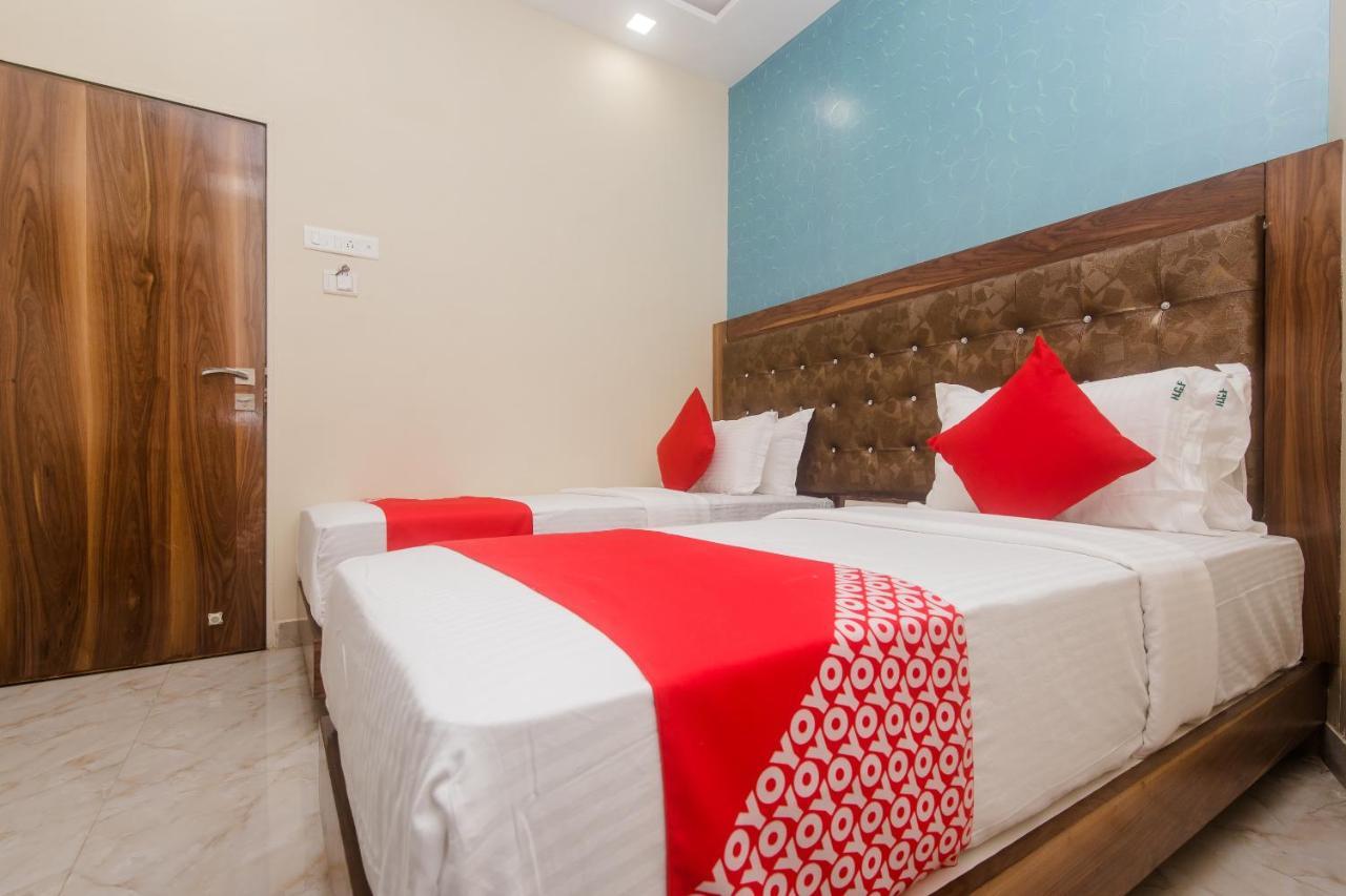 Hotel O Greenforest Near Airport Road Metro Station Bombay Esterno foto