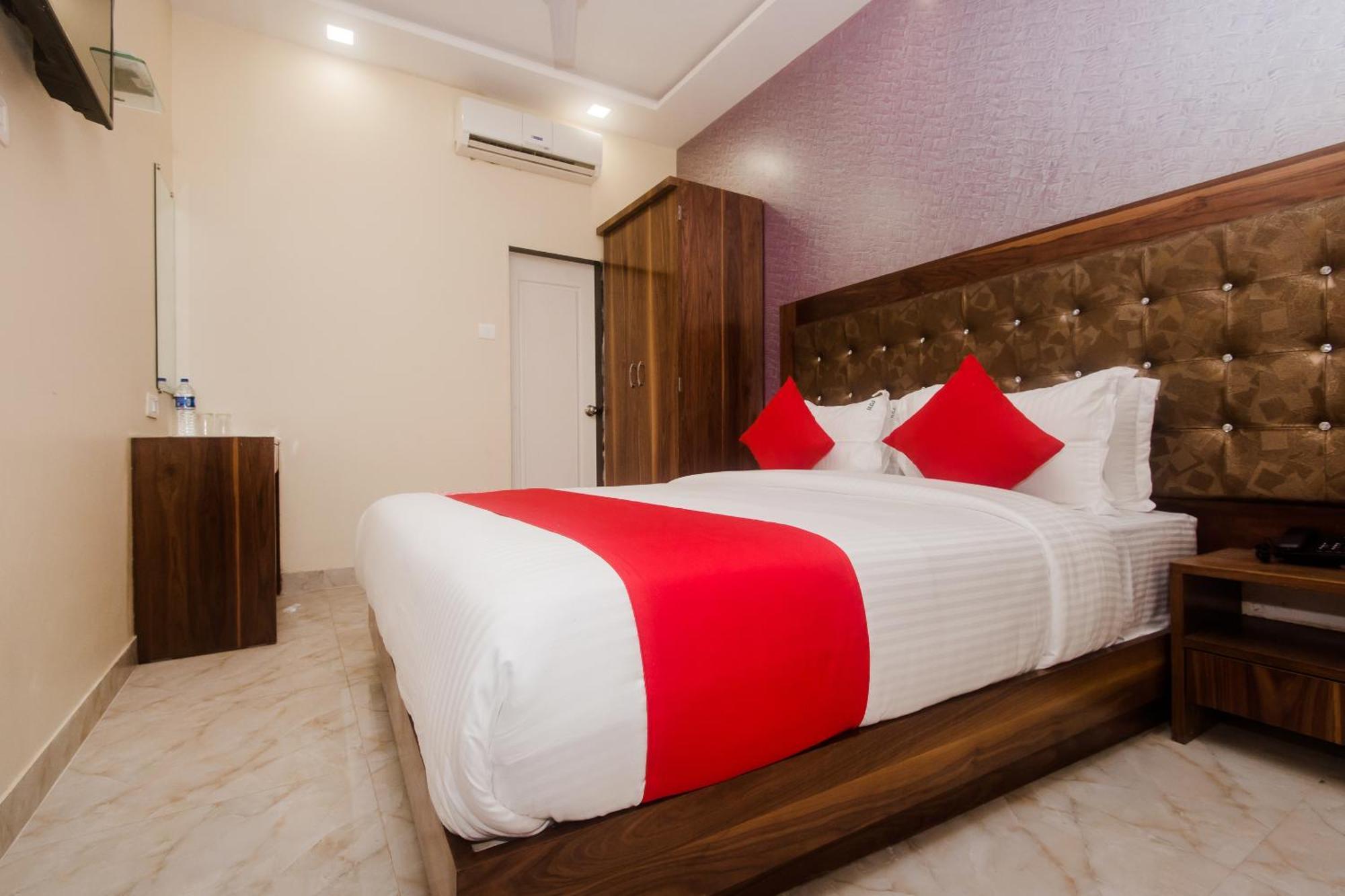 Hotel O Greenforest Near Airport Road Metro Station Bombay Esterno foto