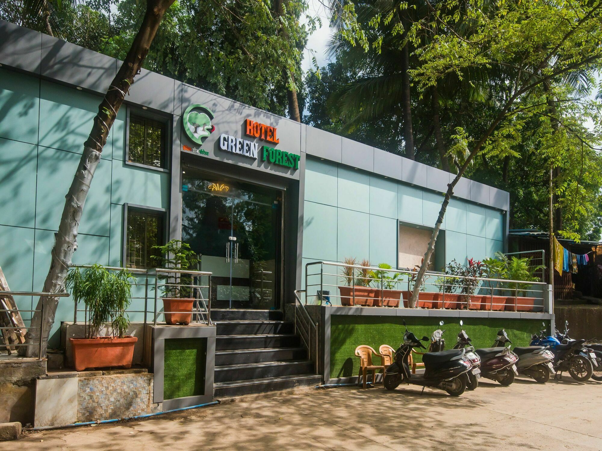 Hotel O Greenforest Near Airport Road Metro Station Bombay Esterno foto